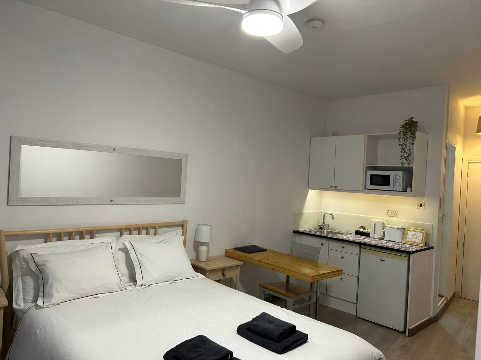 Engineer Lane House Hotel ยิบรอลตาร์ ภายนอก รูปภาพ